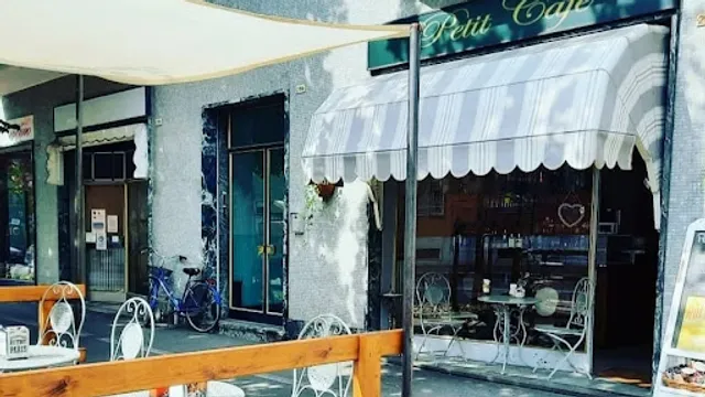 Petit Café