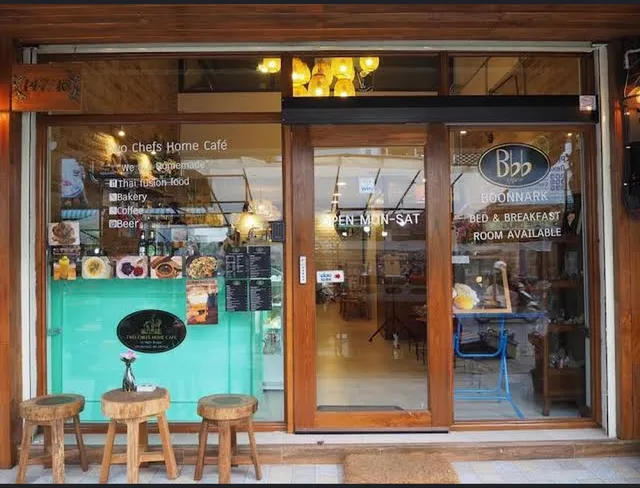 Boonnark Bed Night Bazaar no car parking