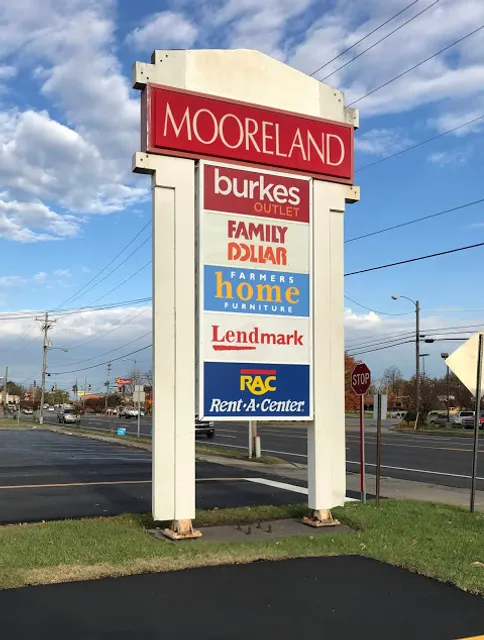 Mooreland Shopping Center