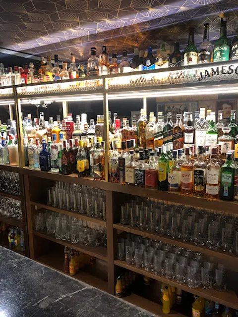 Livingstone Premium Bar