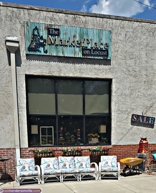 The Marketplace on Locust