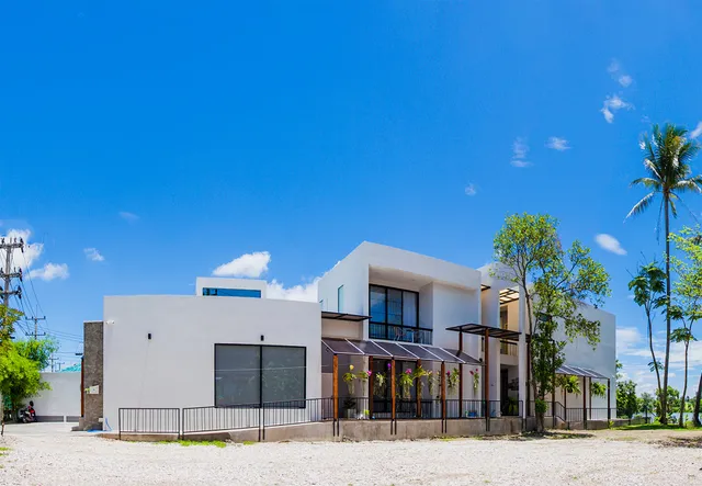 Home by the bridge Hotel