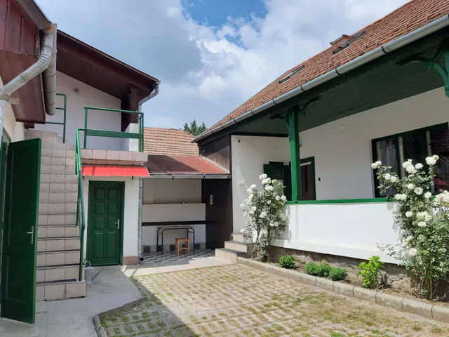 László Turistaszálló