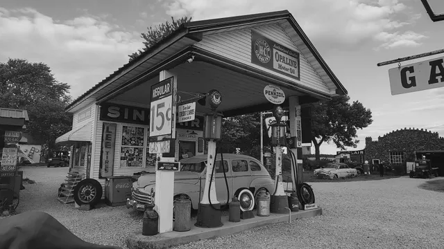 Old Sinclair gas station