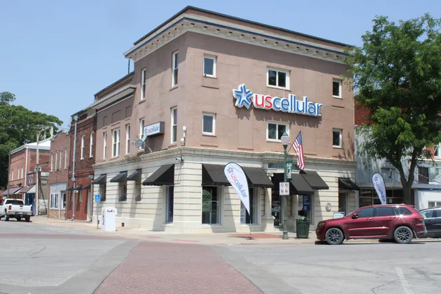 Authorized Retailer UScellular & T-Mobile