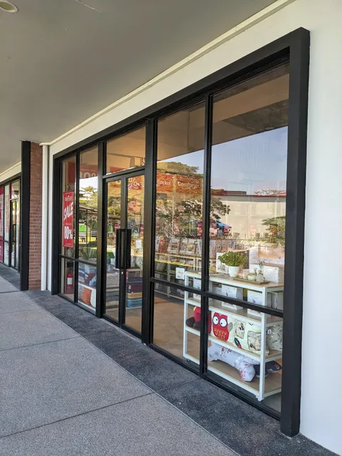 Silverlakes Village Outlet