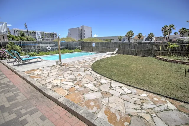 Oleander Beach Lodge