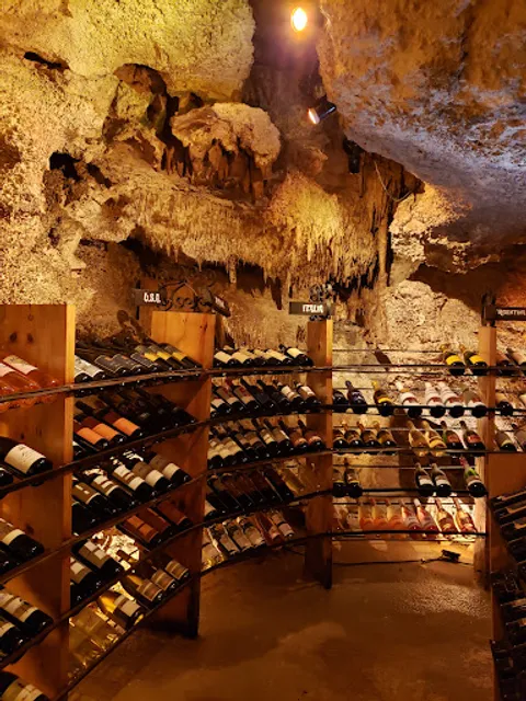 Alux Restaurant Bar and Lounge