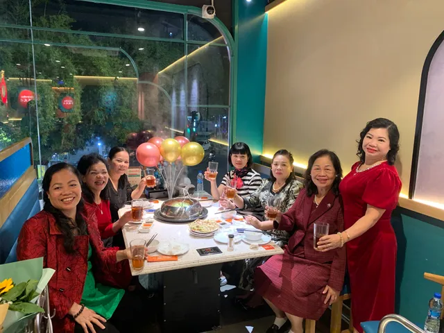 Long Wang - Lẩu Hấp Thủy Nhiệt Hồng Kông - Thợ Nhuộm