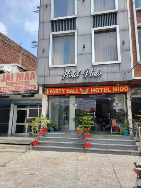 OYO Flagship Hotel Nido