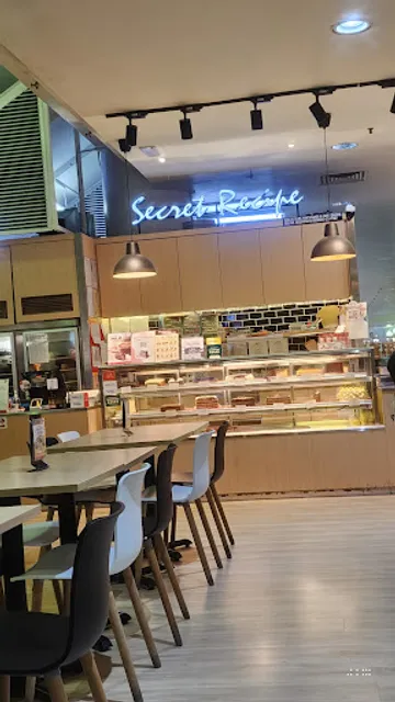 Secret Recipe Mahkota Parade
