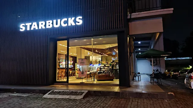 Starbucks PIK Elang Laut