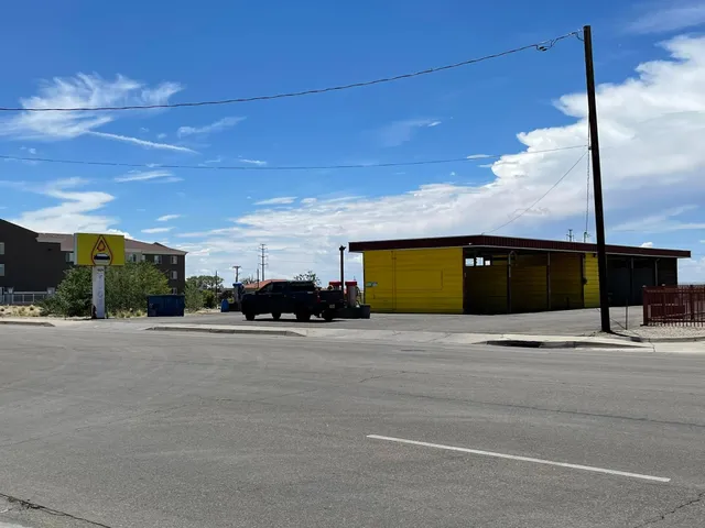 Yale Car Wash, Ice and Water