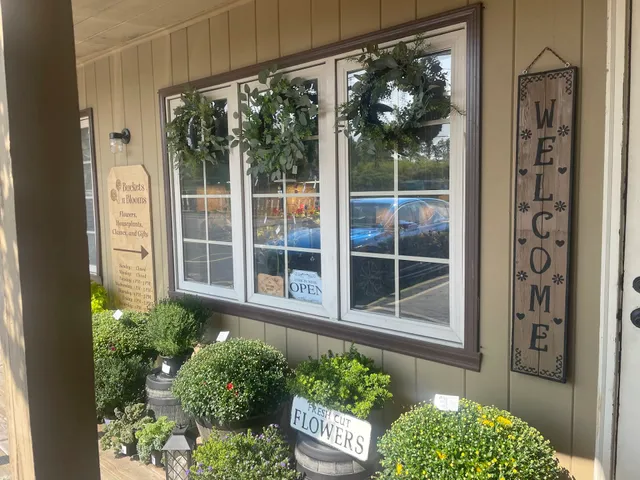 Buckets n Blooms LLC