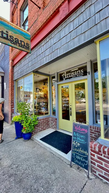 Artisans On Main
