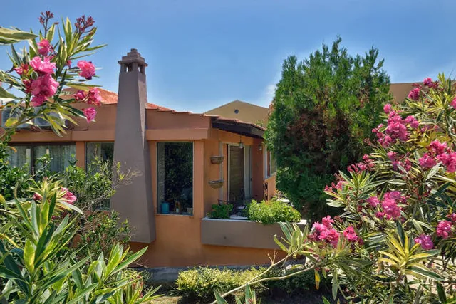 Anna's Sea House near to a sandy beach!