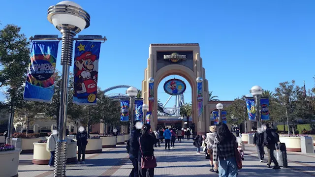Universal Studios Arch Gate (JR Side)