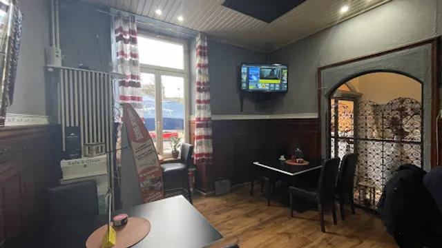 Café de la Place Larochette