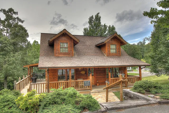 Maples Ridge Vacation Rentals - Bears Den