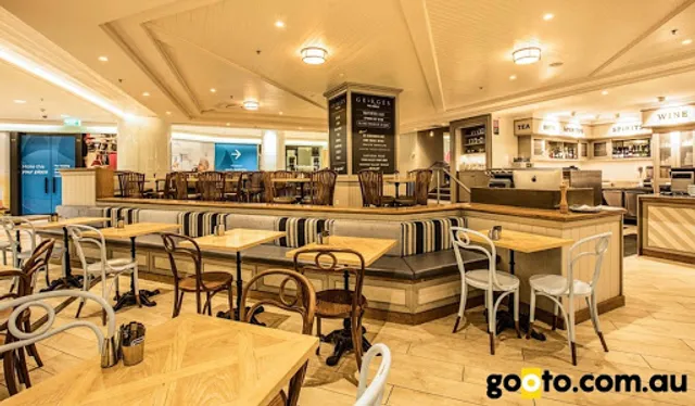 Piccadilly Lounge Cafe