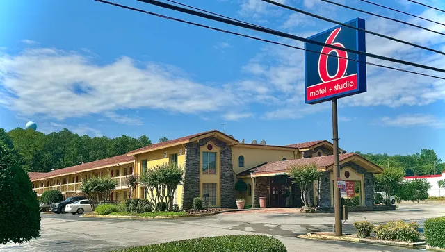Motel 6 Huntsville, AL – University Dr.