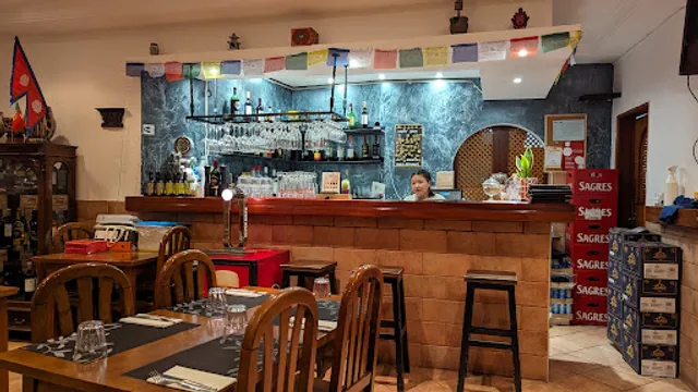 Mani's mo:mo & restaurant