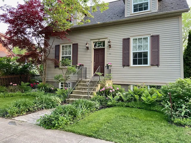 Antique Slumber Old Town Bed & Breakfast