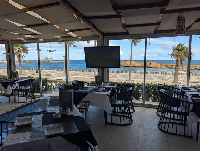 THE VIEW (La Palette Resto & Lounge)