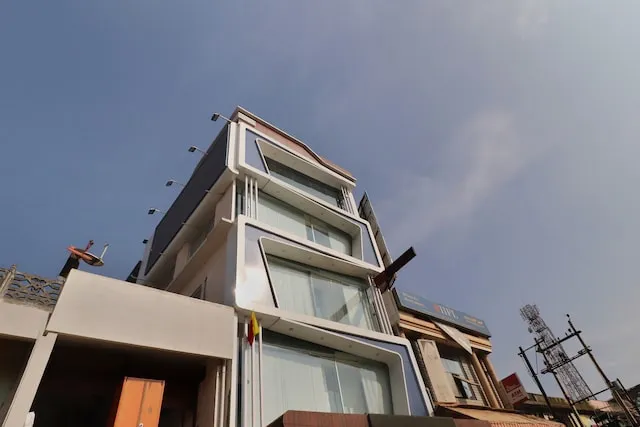 OYO 24245 Dv Residency