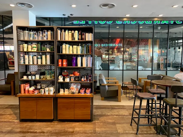 Starbucks (Robinson Lifestyle Sara Buri)