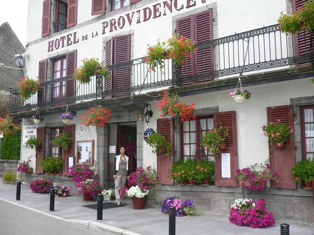 Hotel De La Providence Et De La Poste