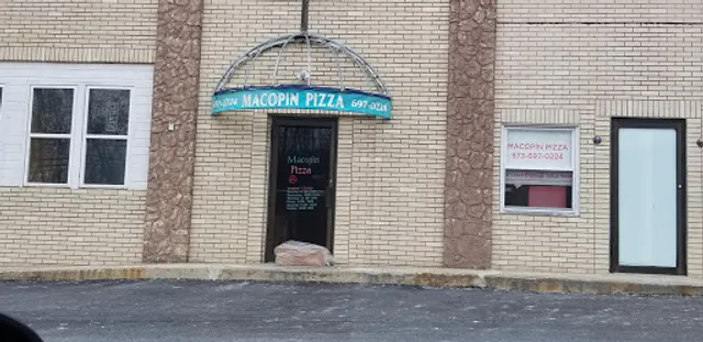 Macopin Pizza