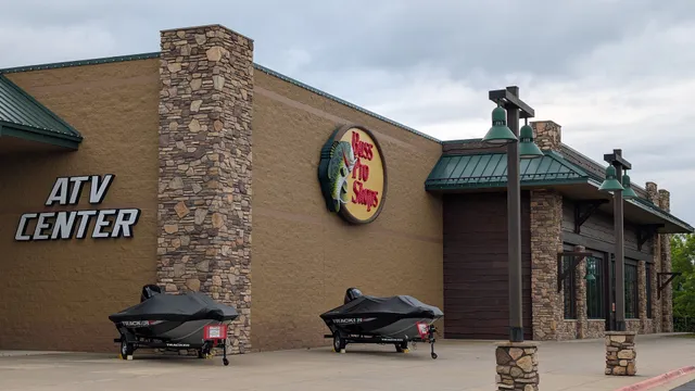 Bass Pro Shops