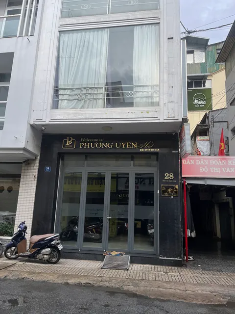 Khách sạn phương uyên