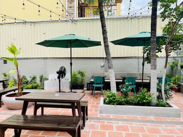 The Rose & Crown, Phnom Penh