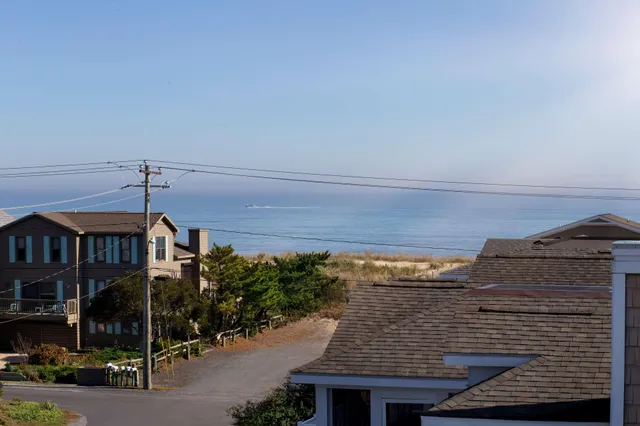 Fenwick Shores, Tapestry Collection by Hilton