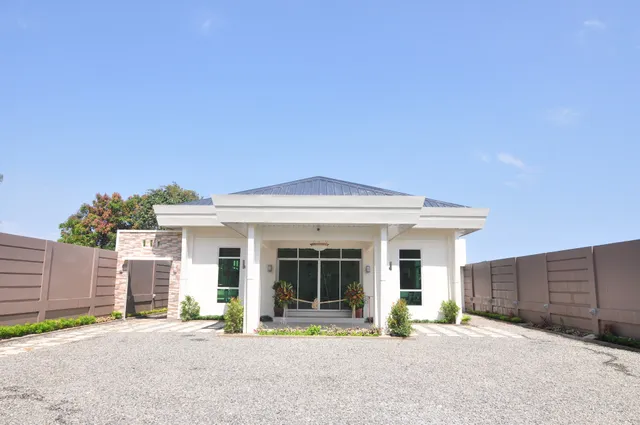 West Loch Park Hotel