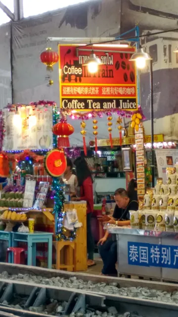 Maeklong Railway Market