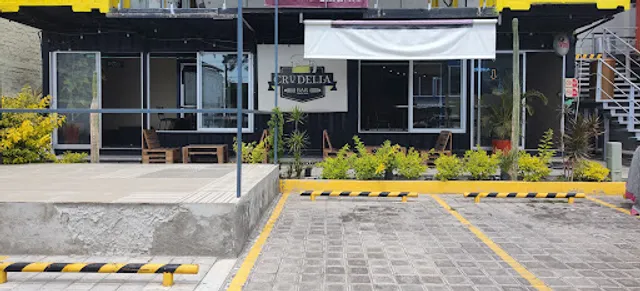 Crudelia Bar