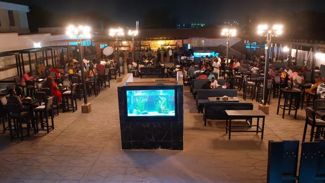 No 5 Bar & Restaurant