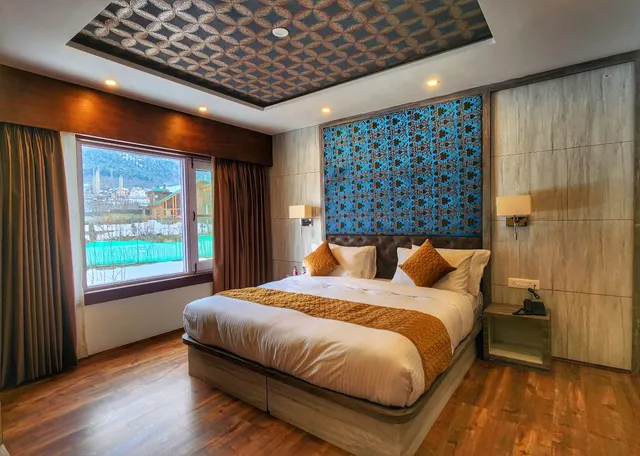 The Walnut Creek Hotel