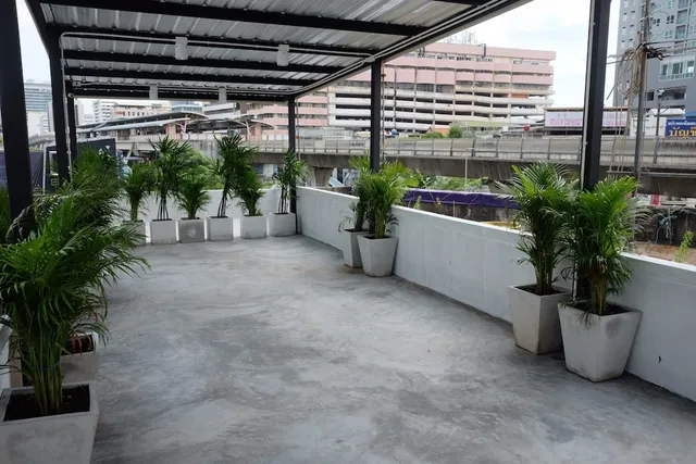 The Quarter Bangkok Poshtel & Coworking