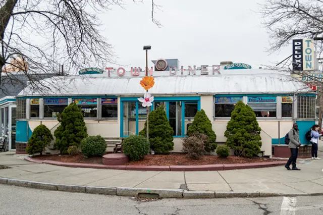 Deluxe Town Diner