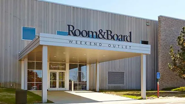 Room & Board Outlet