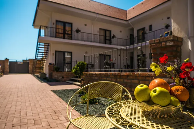 Sunny Border (adults only)