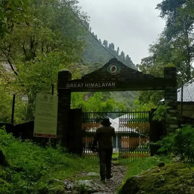 Himalayan the Walnut house home stay