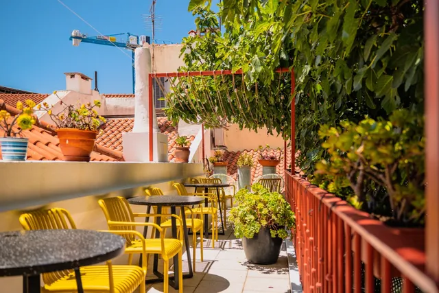 Casa do Bairro by Shiadu