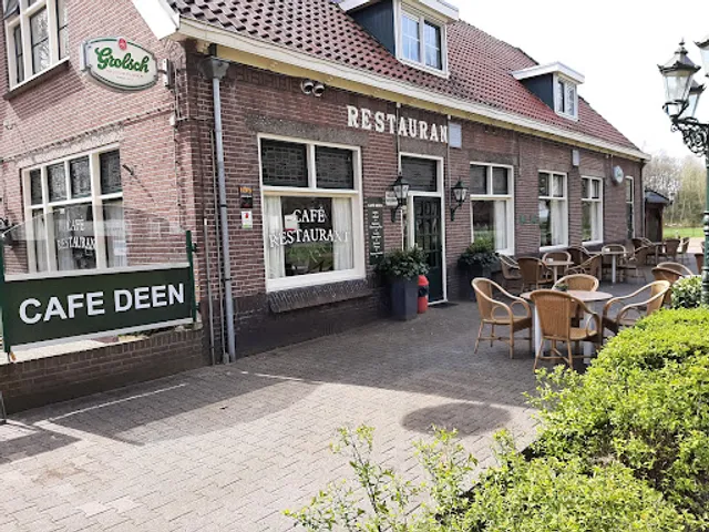 Cafe Deen/Dancing De Waog