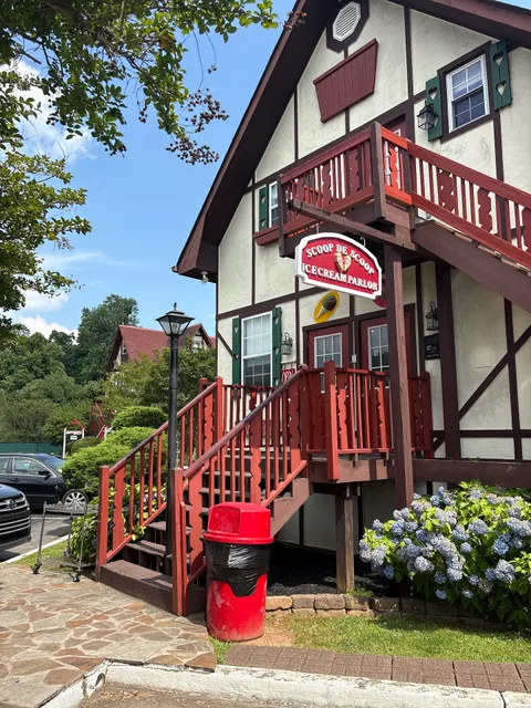 Scoop-De-Scoop Ice Cream Parlor