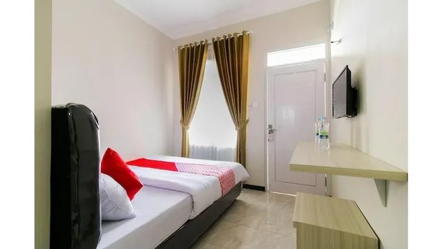 OYO 1078 Fakhira Residence